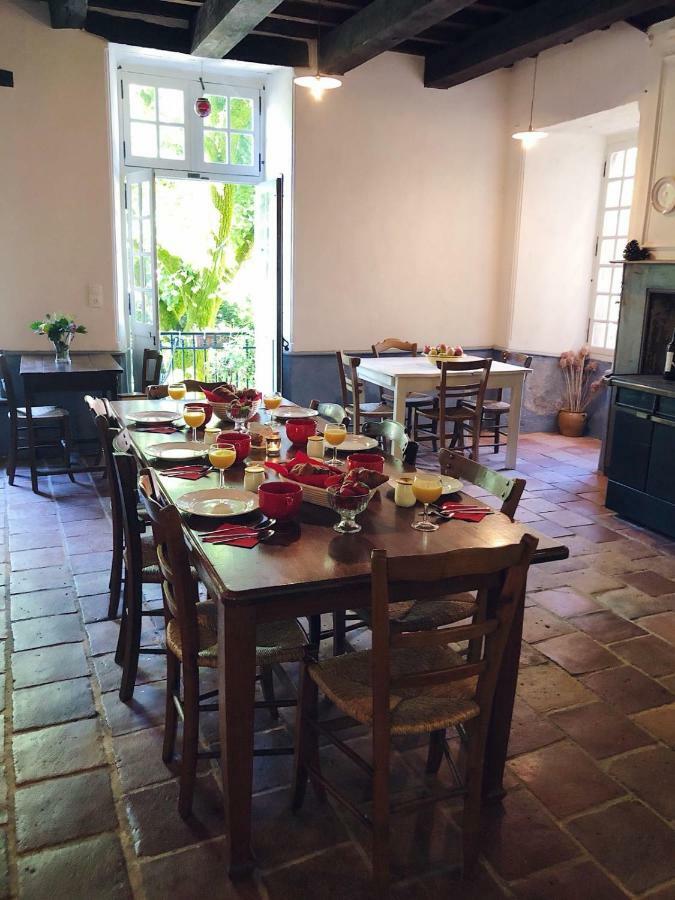 Auberge Lion D'Or 생트 앙토낭 외부 사진